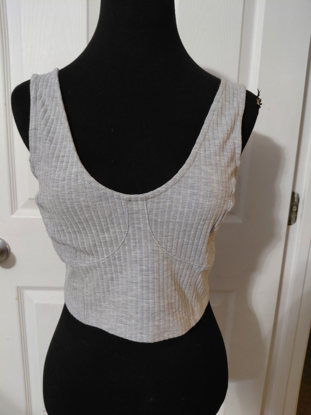 Sleeveless Ribbed Tank Crop Top - Gray